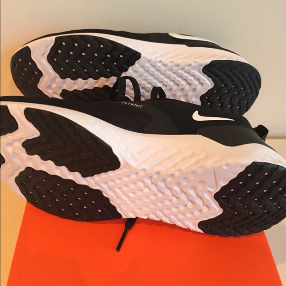 Women’s Nike Odyssey React 2 Flyknit Size 8.5 - Picture 5 of 5